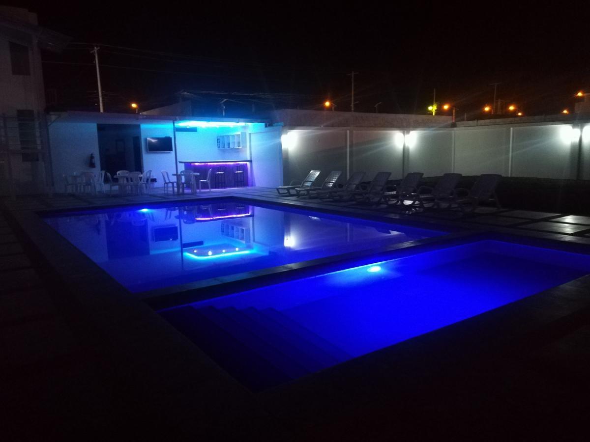 Manta Airport Hotel Exterior photo
