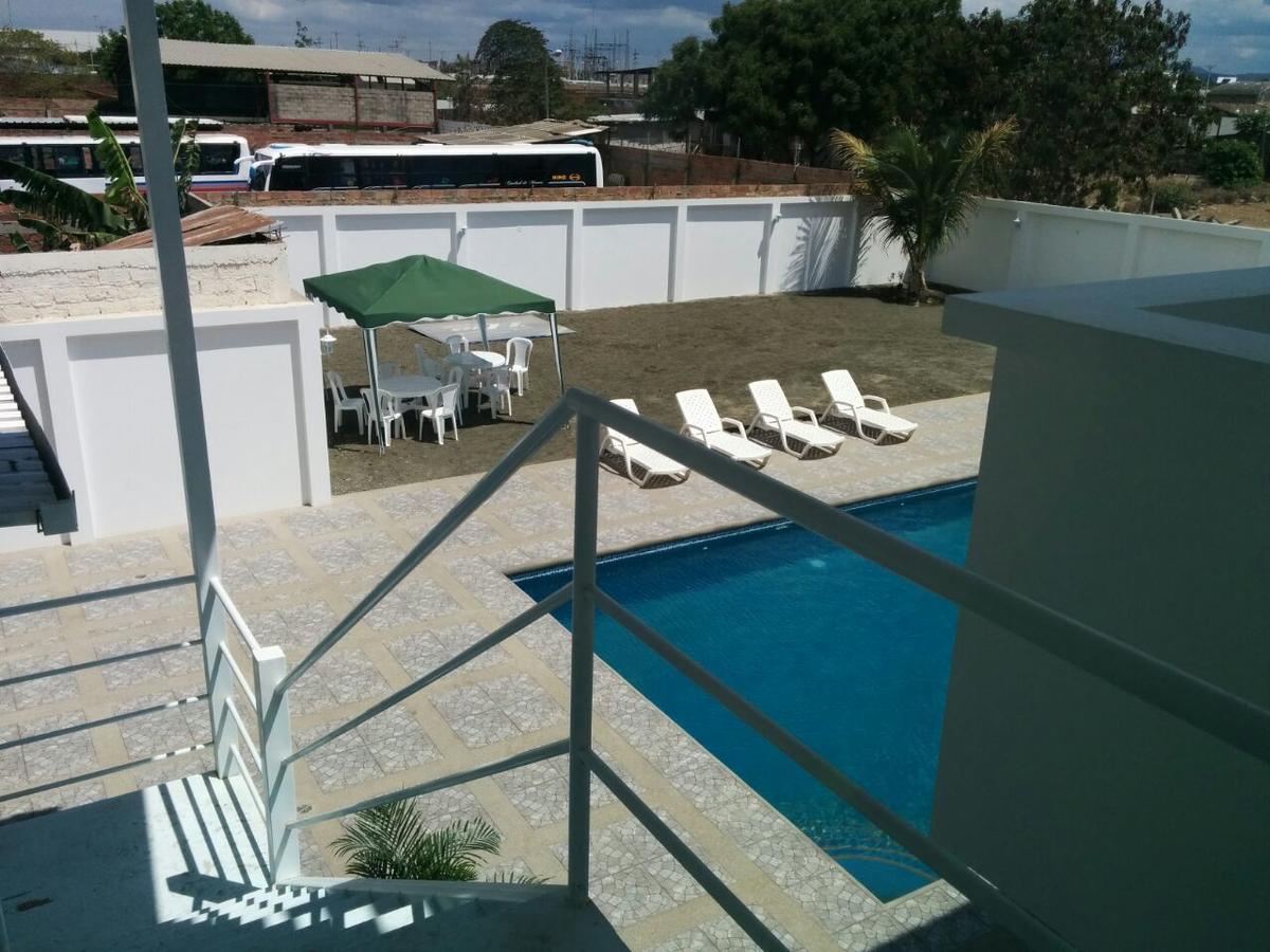 Manta Airport Hotel Exterior photo